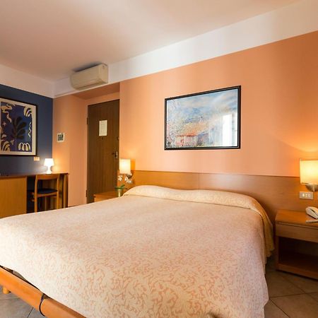 Antica Trattoria Dell'Uva Hotel Monza Eksteriør billede