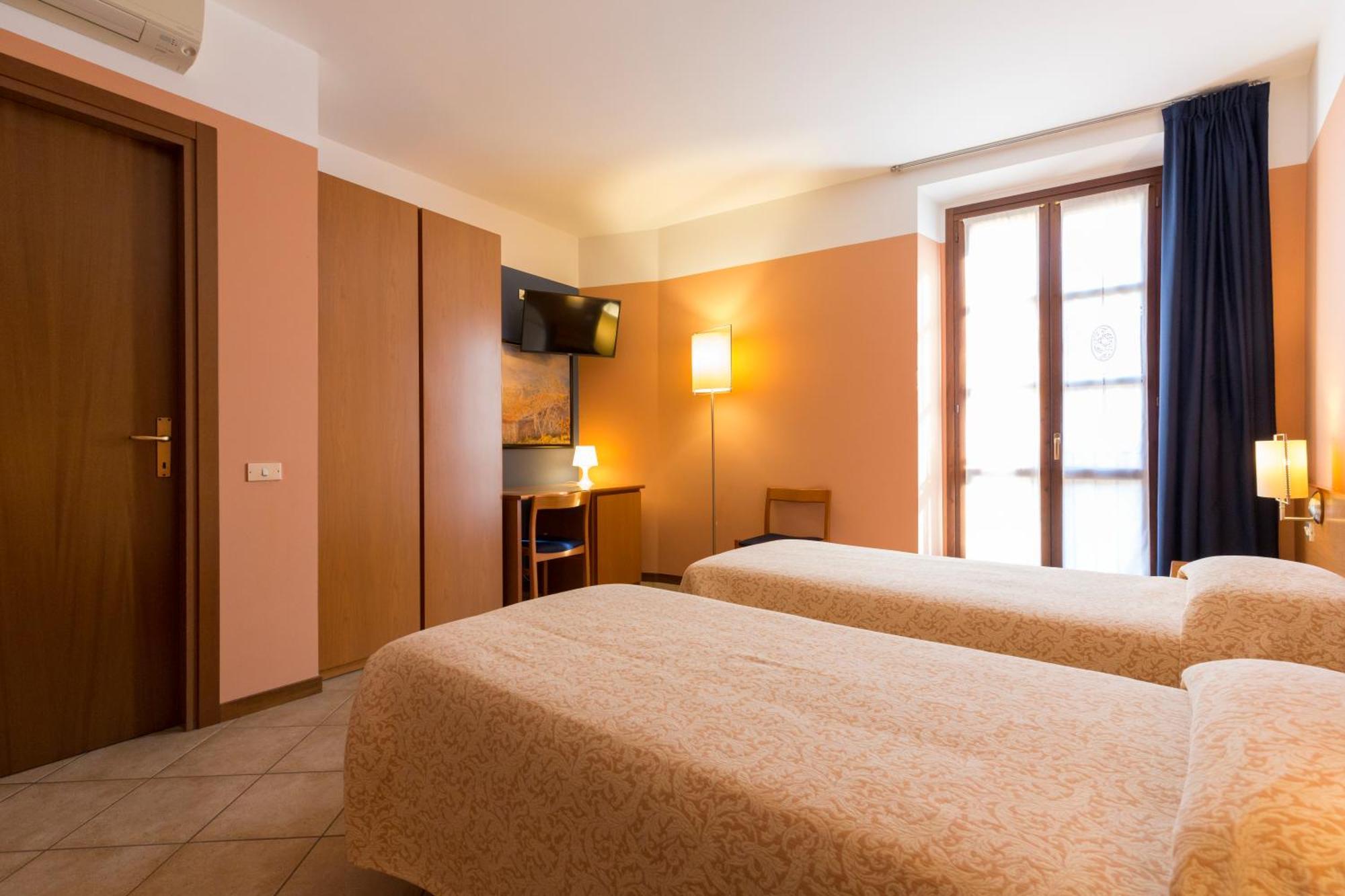 Antica Trattoria Dell'Uva Hotel Monza Eksteriør billede