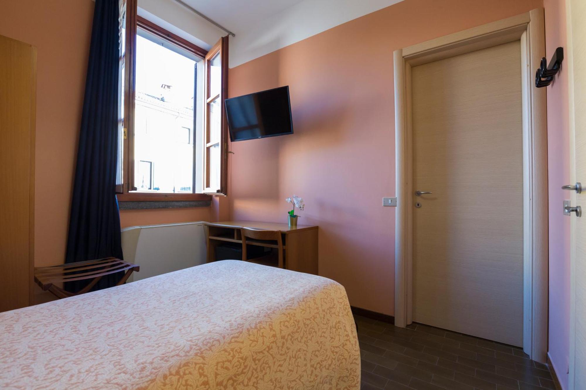 Antica Trattoria Dell'Uva Hotel Monza Eksteriør billede