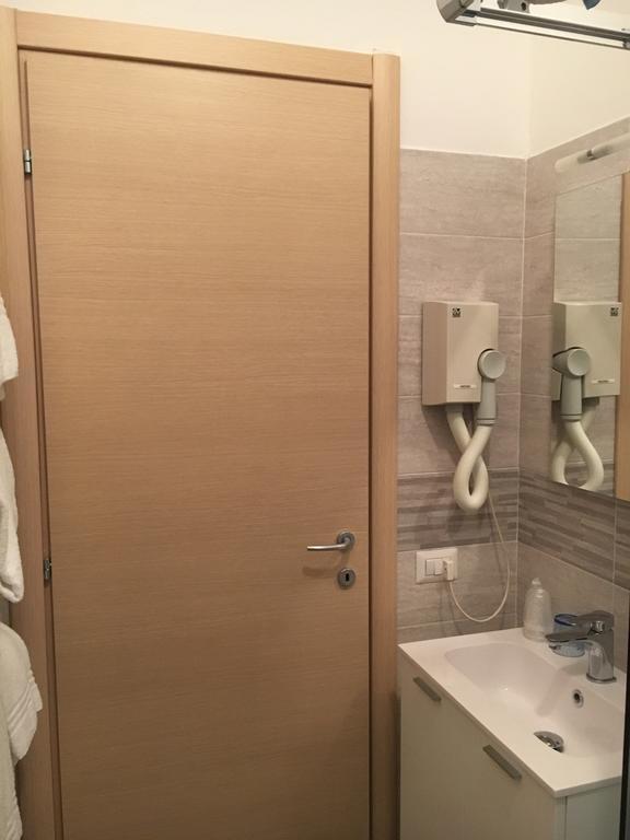 Antica Trattoria Dell'Uva Hotel Monza Eksteriør billede