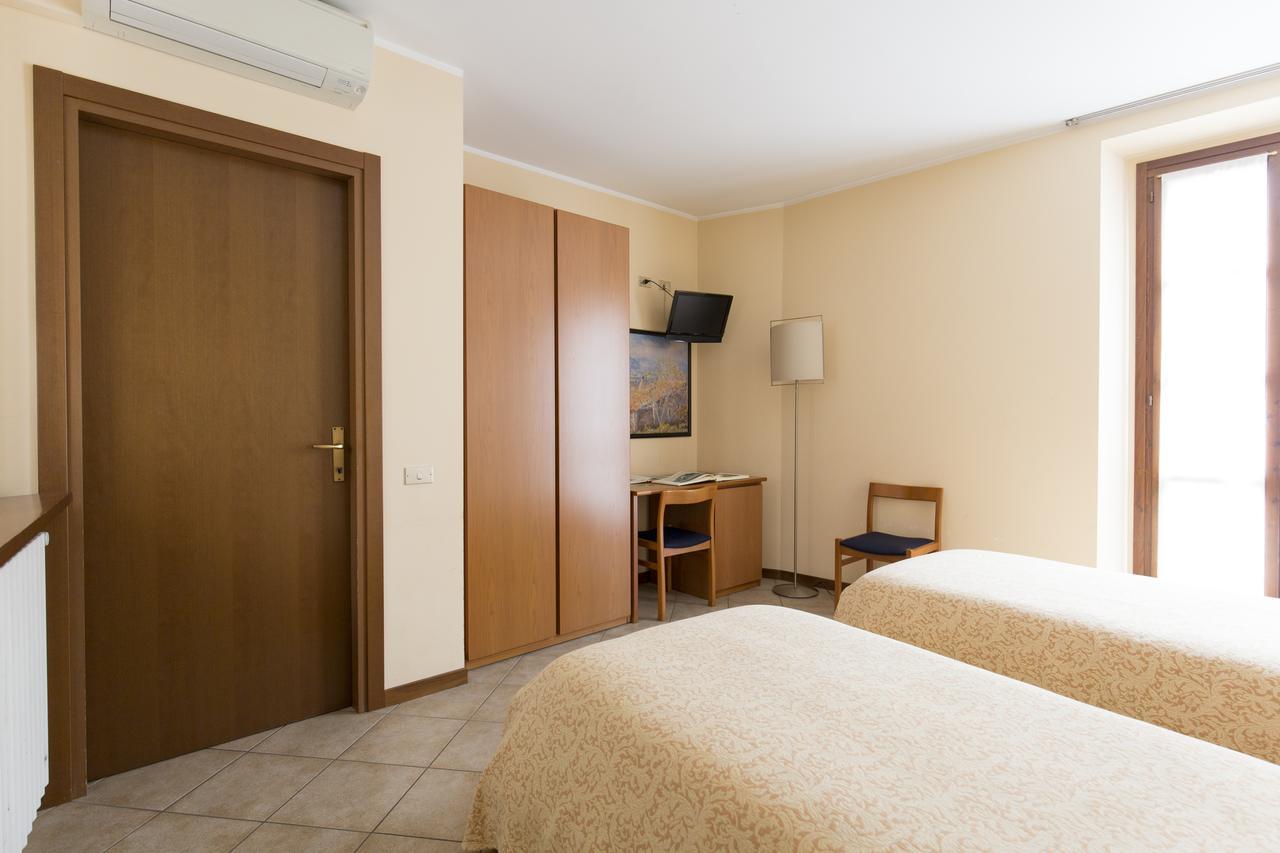 Antica Trattoria Dell'Uva Hotel Monza Eksteriør billede